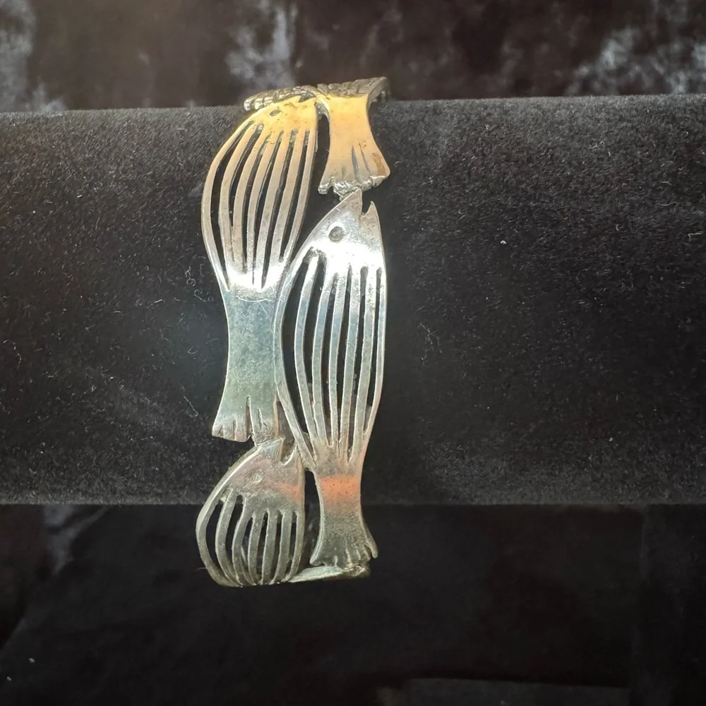 G2 Silver School of Fish Cuff Bracelet Host Pick 🥳 - Picture 3 of 6